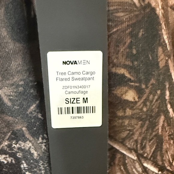 Fashion Nova Men’s Tree Camouflage Cargo Pants - Picture 6 of 6